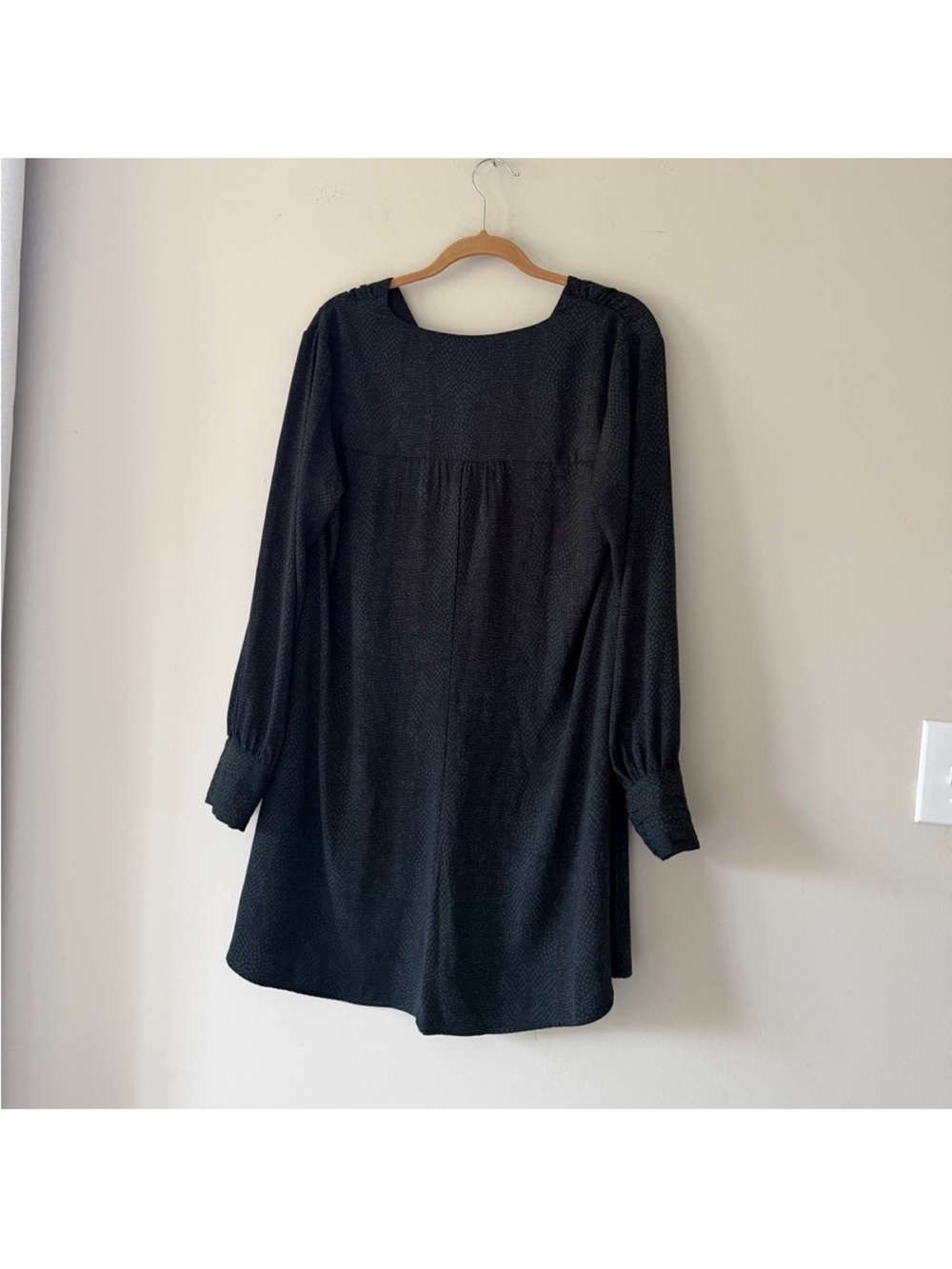 a new day Black and Green Snakeskin Long Sleeve Tunic Mini Dress Size Large NWT - Picture 8 of 9